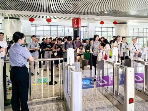 端午铁路出行创新高 湖北铁路集团日均167对列车冲刺45万人次